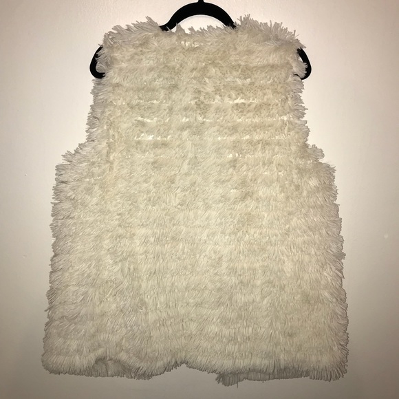 John Paul Richard faux fur vest size large - Picture 2 of 8